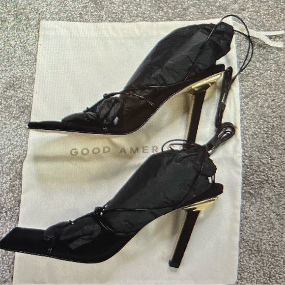 Good American | Strappy Neoprene Heel - Picture 4 of 12